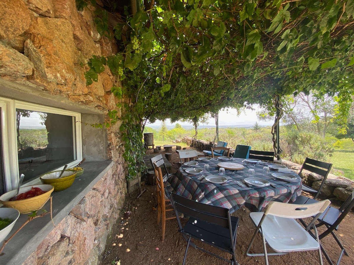 Casa y campo en la sierra, a 50' de Punta del Este