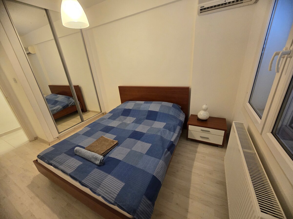 Nice Room with King Size Bed @ Perfect Location