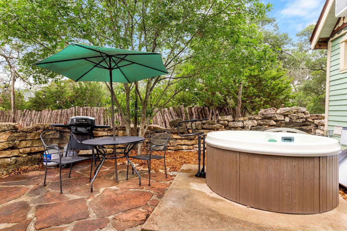 浪漫的微型德克萨斯房屋-私人热水浴缸