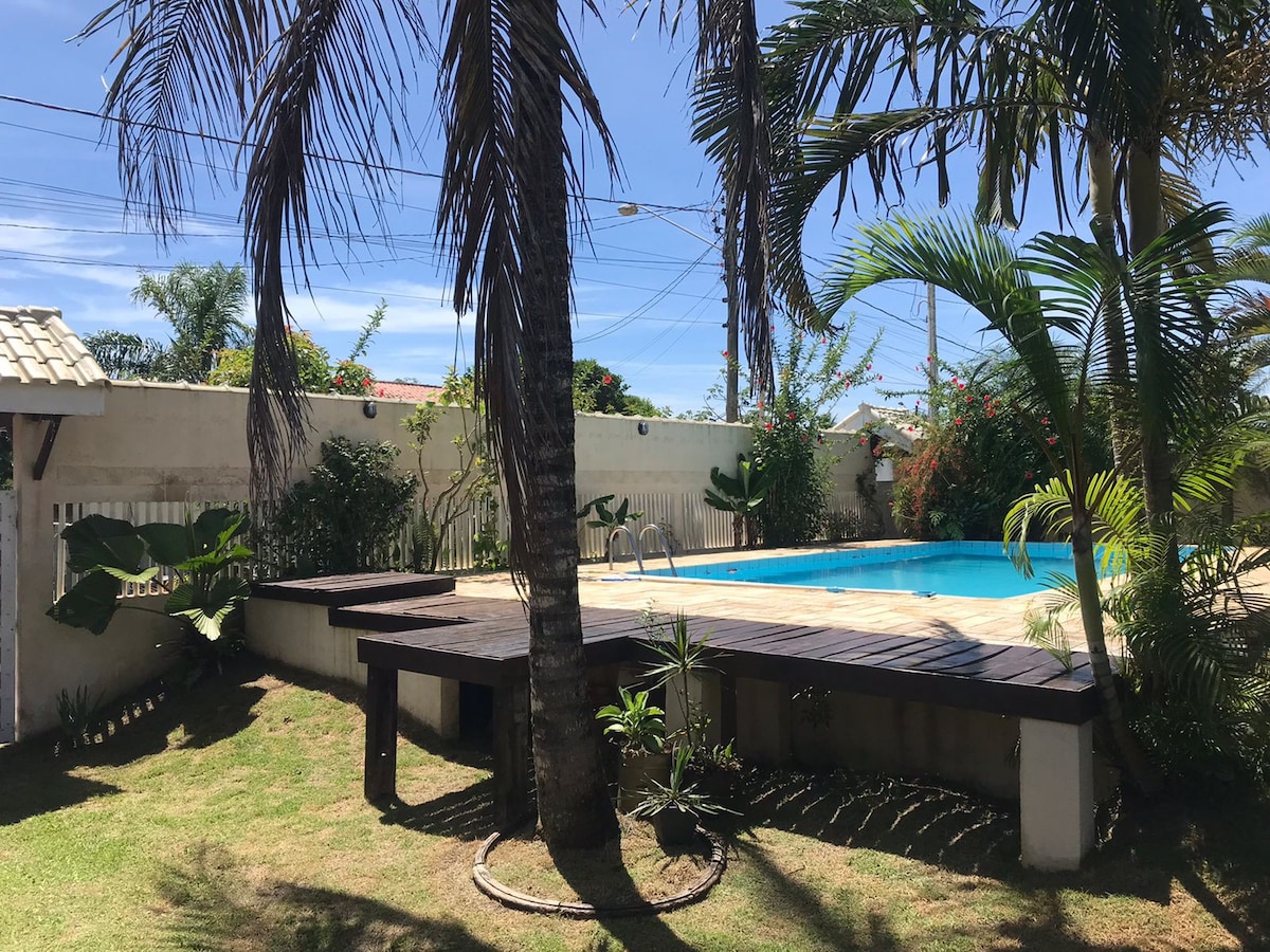 这是租赁的房源，带有Ilha Comprida的游泳池。