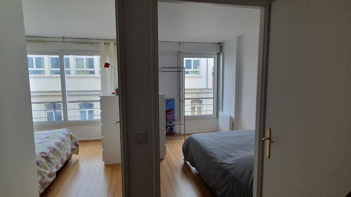 Modern central Paris duplex - 2 separate bedrooms