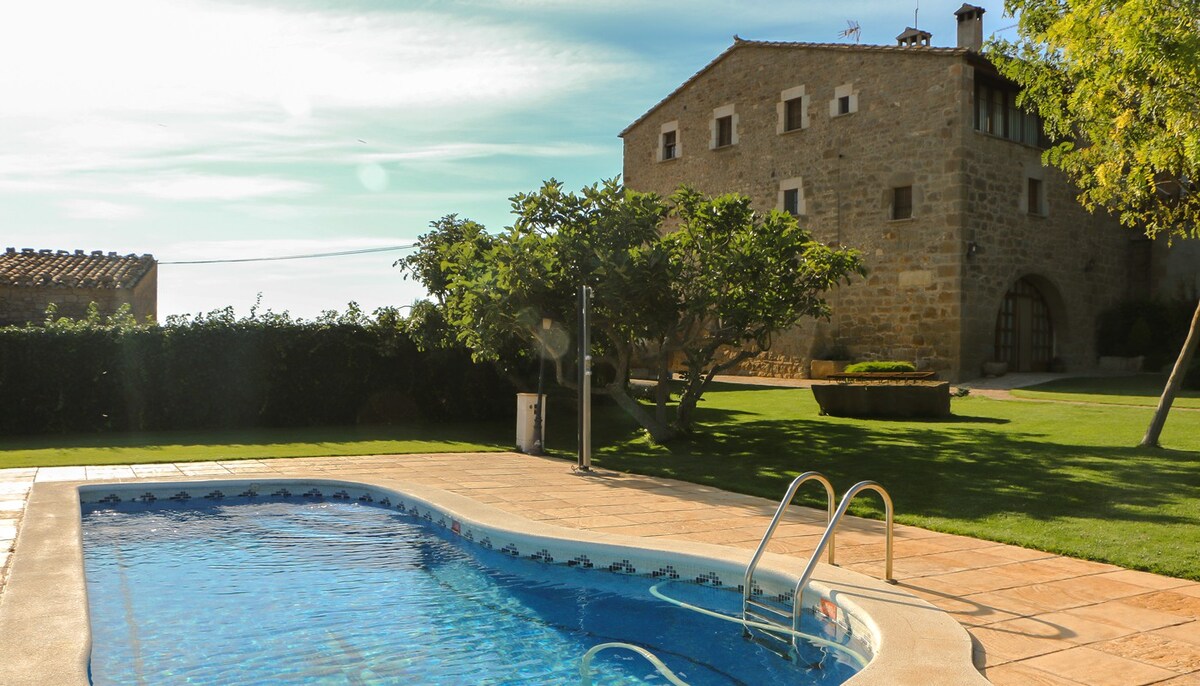 Cal Mas, masia rural, àmplia, rústica amb piscina