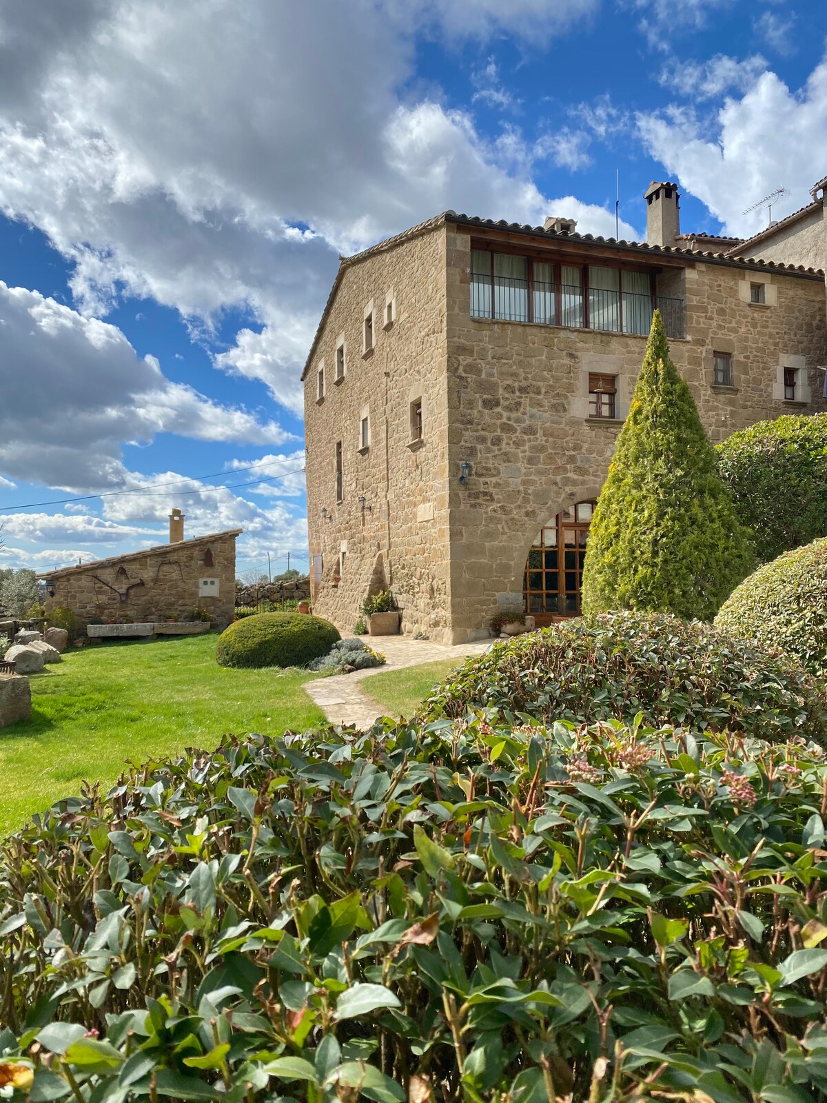 Cal Mas, masia rural, àmplia, rústica amb piscina