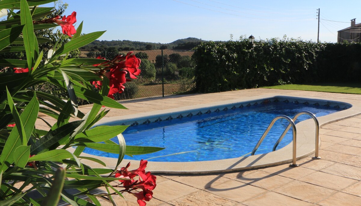 Cal Mas, masia rural, àmplia, rústica amb piscina