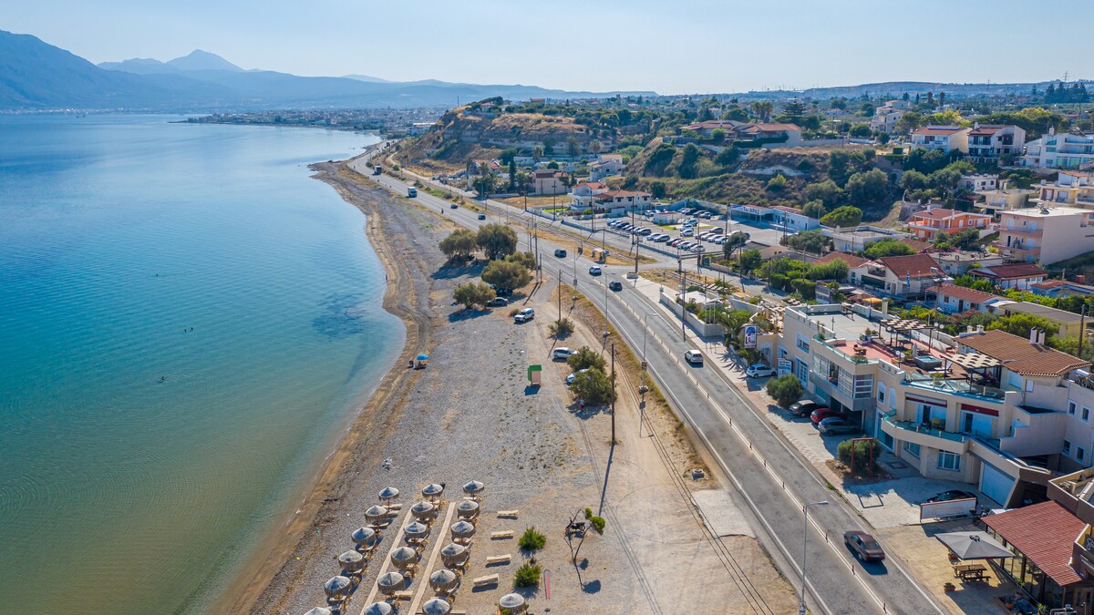 Corinth seaside family apartment