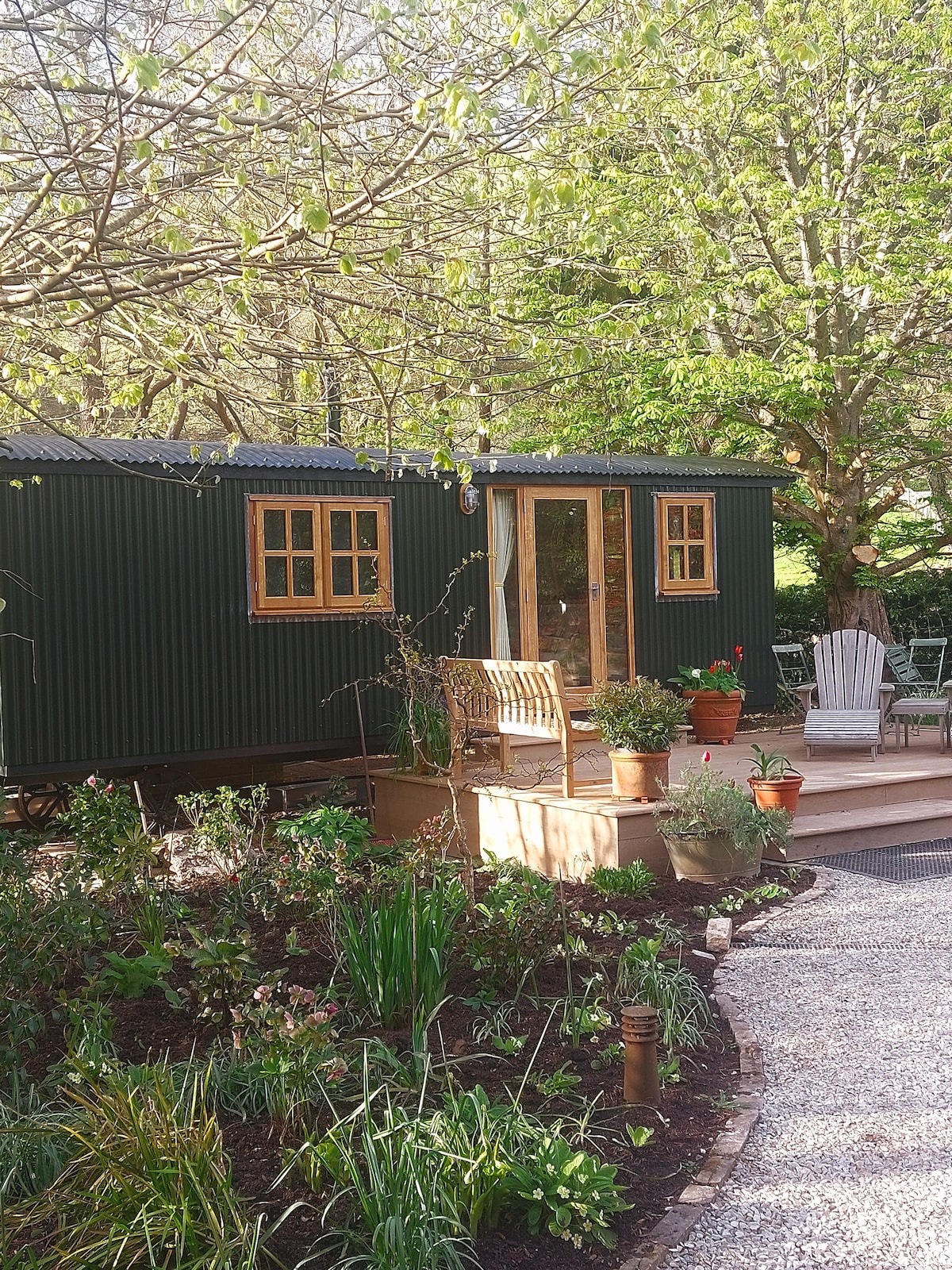 The New Eco Gardener's Cabin at Challow Farm