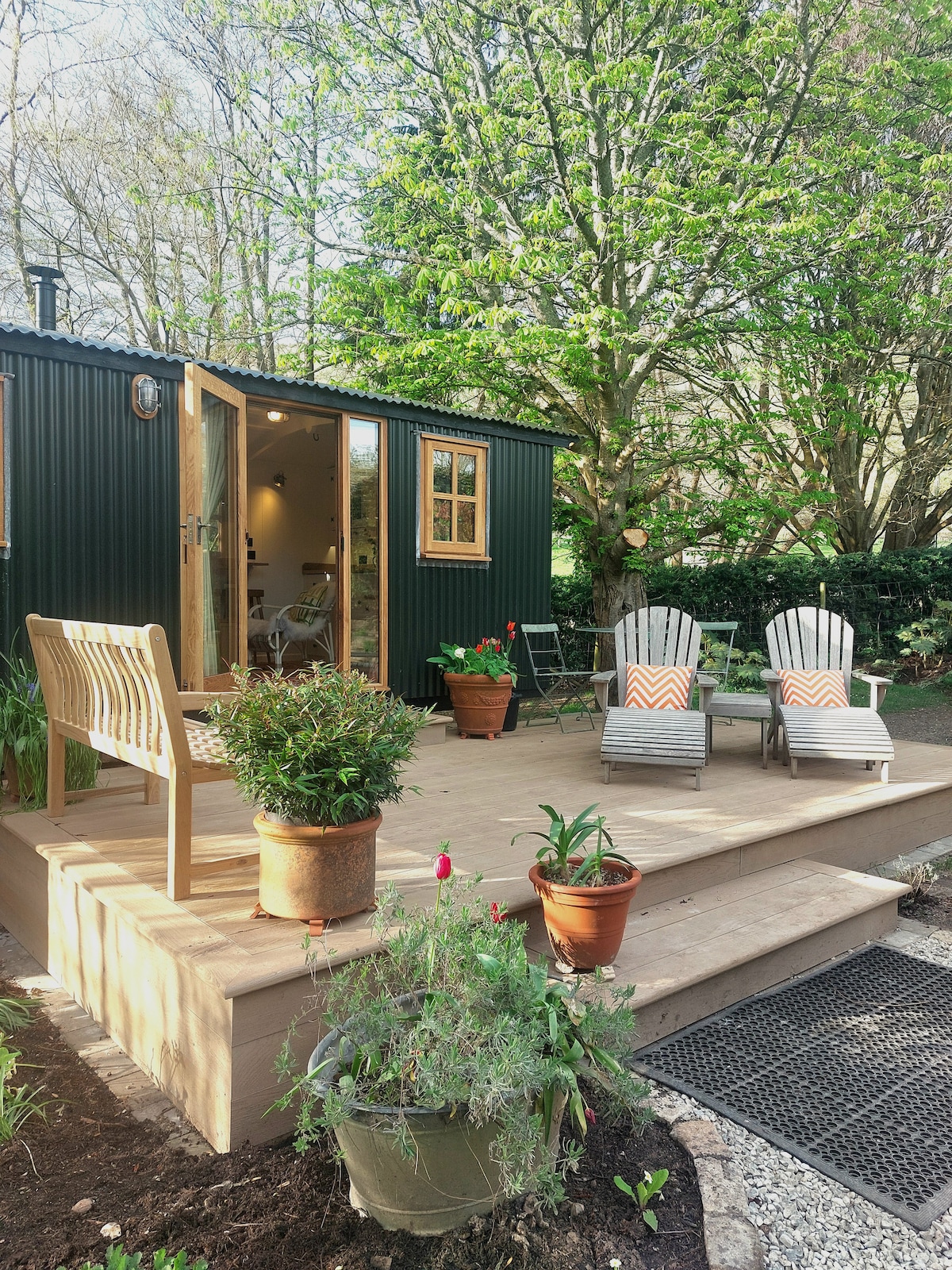 The New Eco Gardener's Cabin at Challow Farm