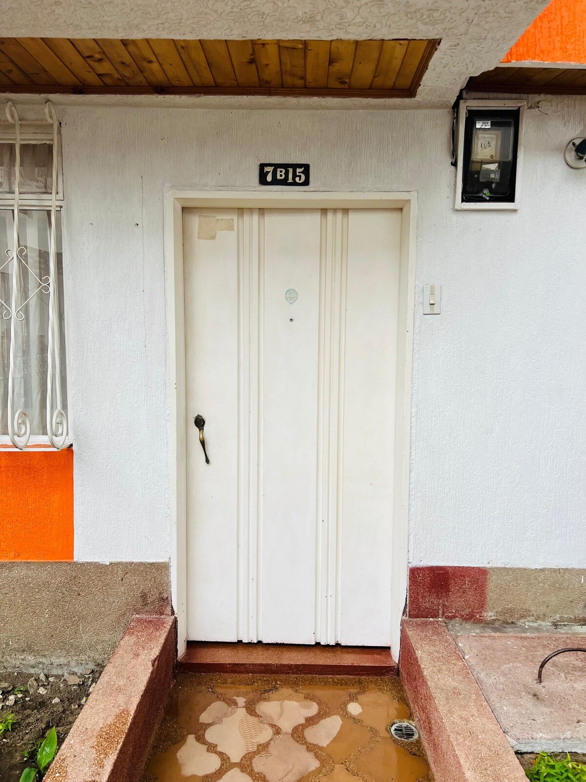 黑山Quindío的橙色房屋