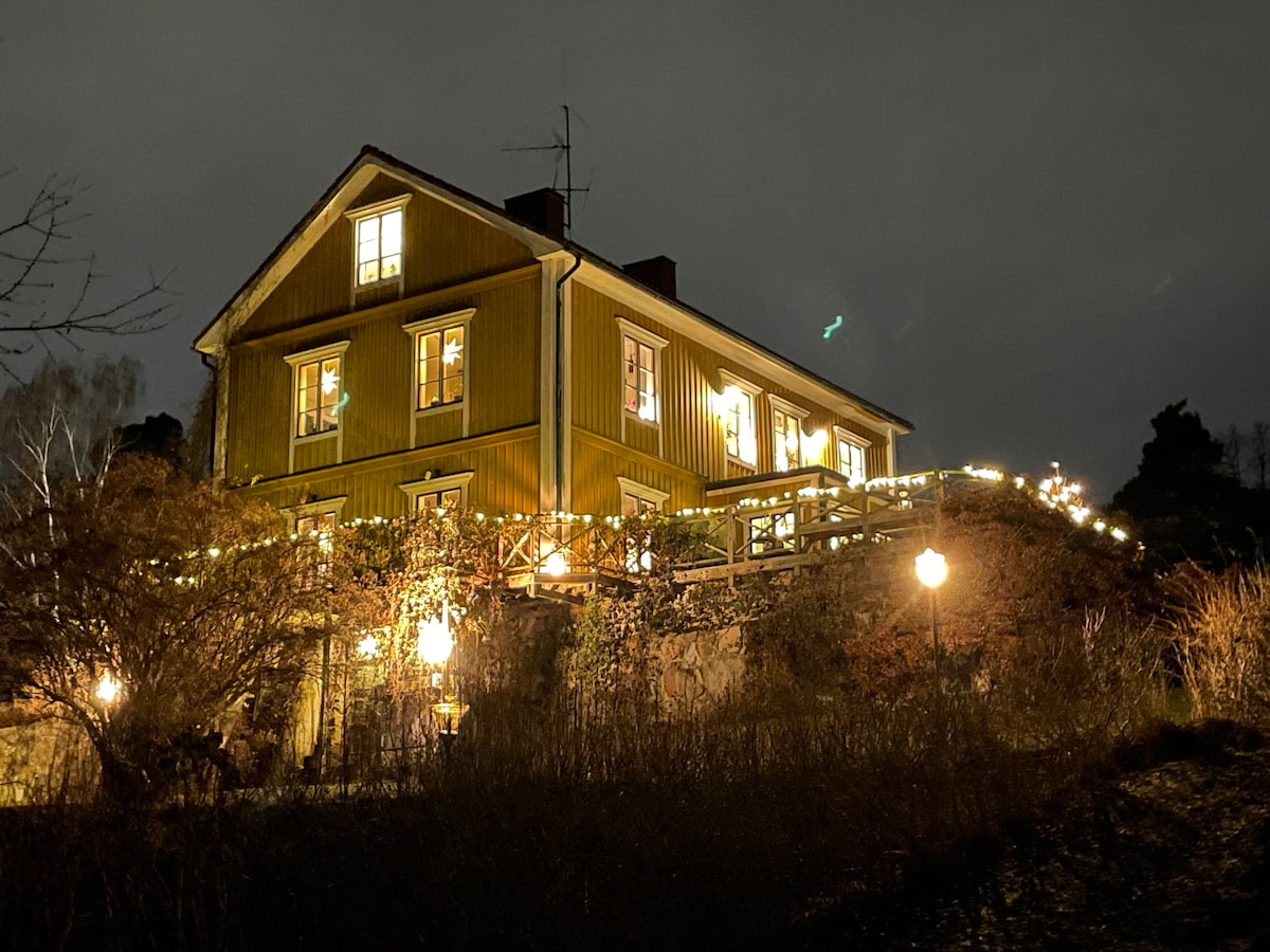 Rymlig skärgårdssekelskiftesdröm 15 min från City!