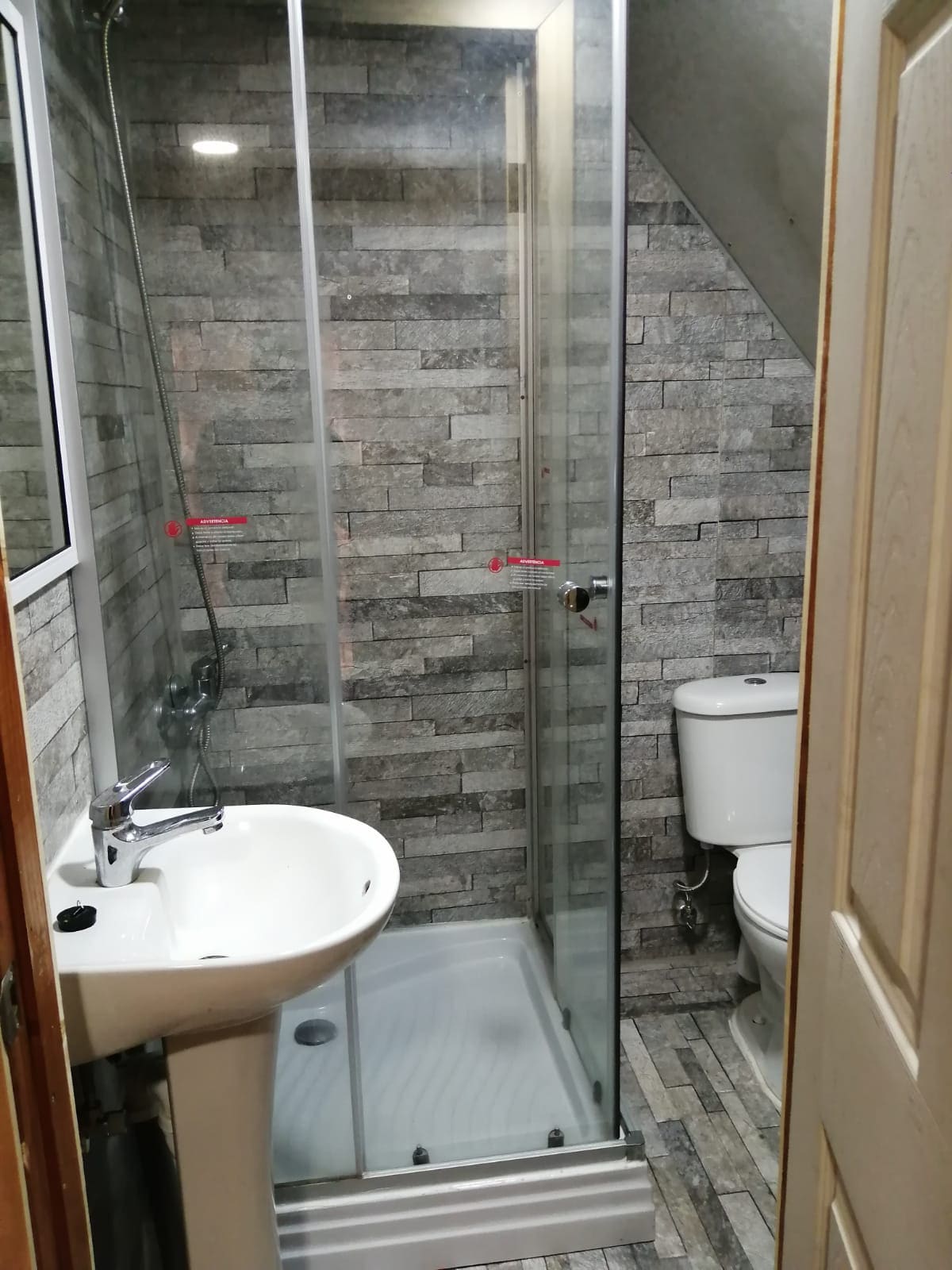 Excelente habitación con baño privado y balcon