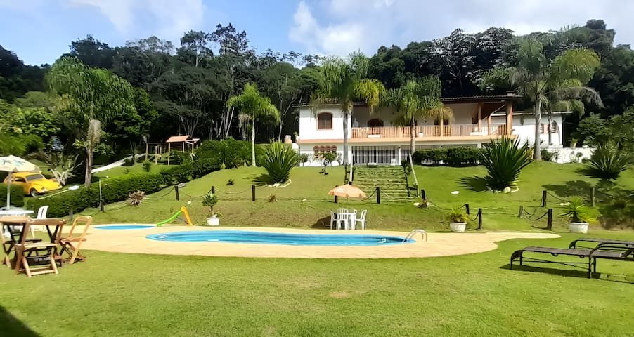 Chácara Boa Vista Palmeiras的民宿