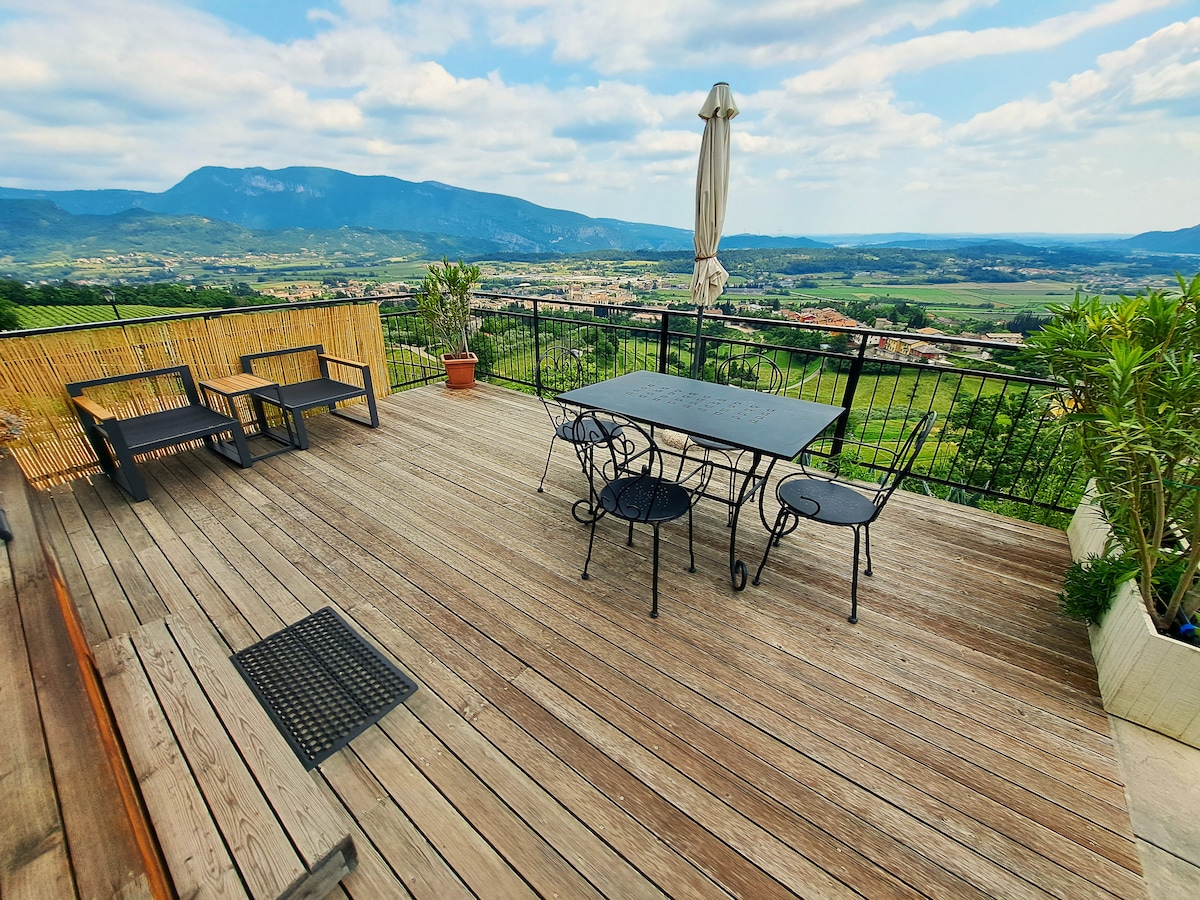 Renubi Apartment Panorama