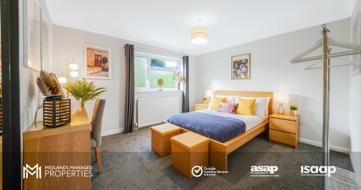 Modern 2 Bed Apartment ★Quiet Neighbourhood on Edge of City Centre ★FREE Private Parking & Private WiFi ★Ground Floor, Private Entrance & Rear Terrace