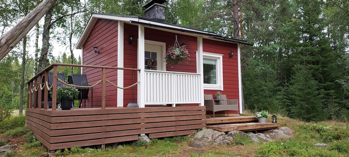 Tuuliniemi -湖畔美丽的小屋和桑拿房