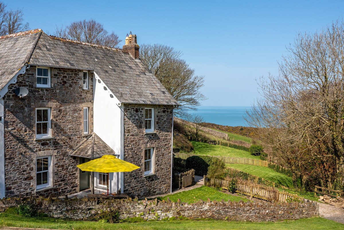 School House - Rural cottage with sea views