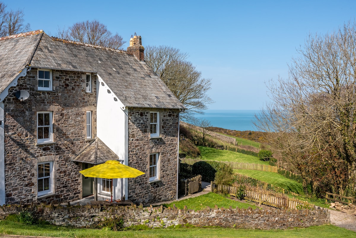 School House - Rural cottage with sea views