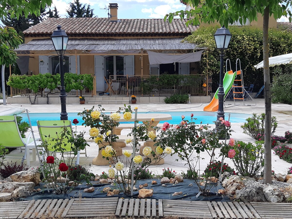 普罗旺斯别墅，带安静的私人泳池