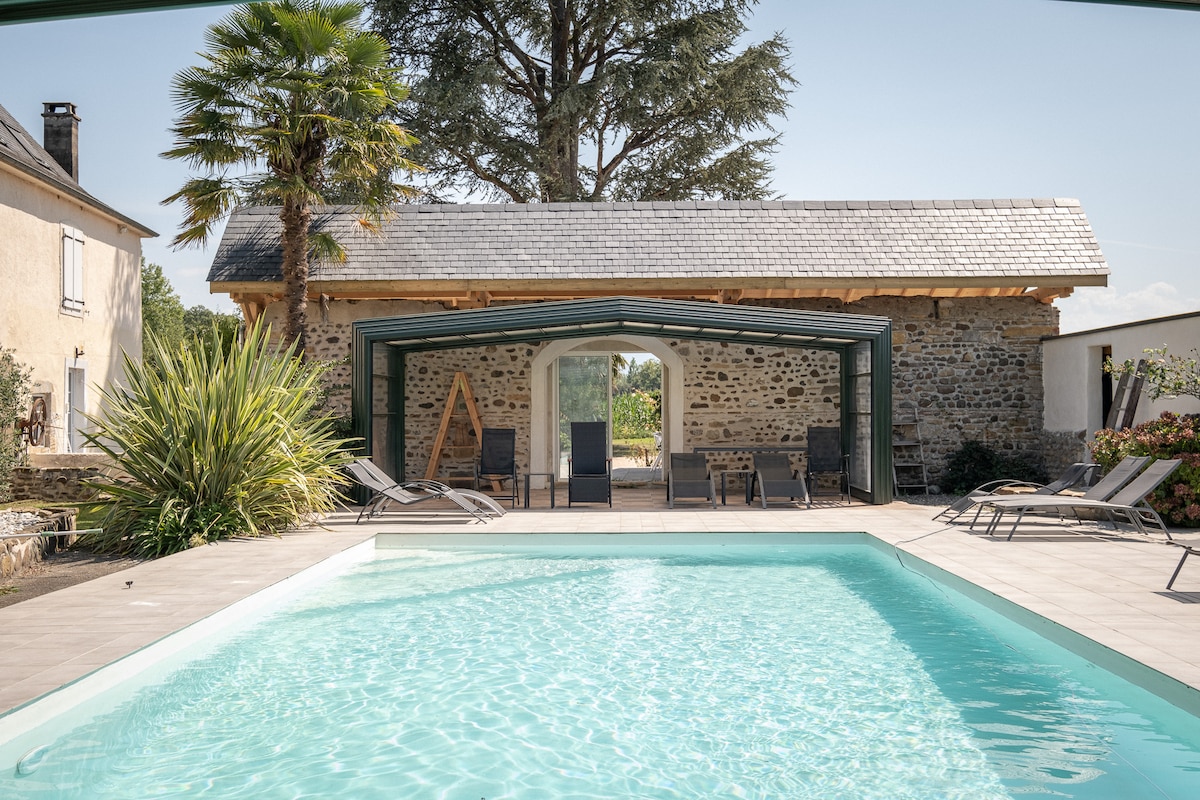 Gite à la ferme avec piscine 14 personnes