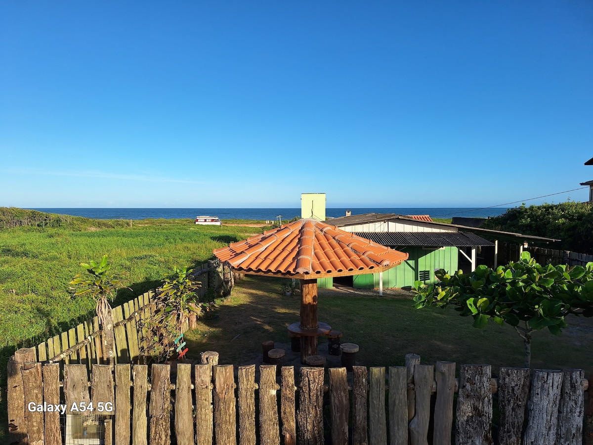 Cabana a beira-mar em praia do Ervino # São Chico