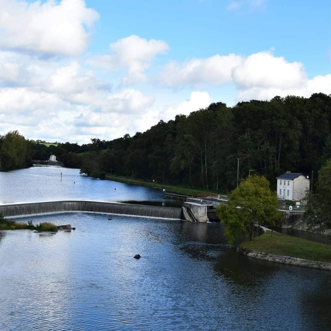 Gîte avec vue sur la rivière (refuges du halage)