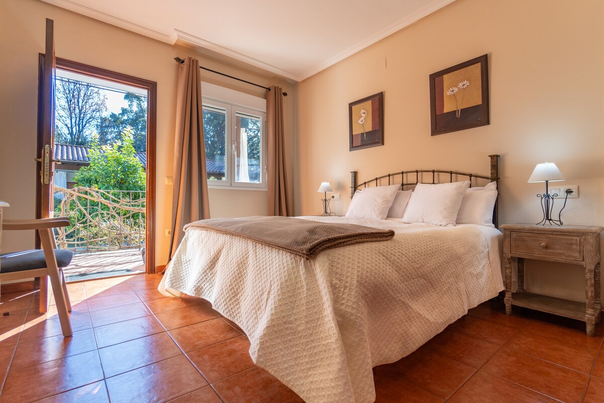 位于Arenas de San Pedro的4号房，配备2张床和露台