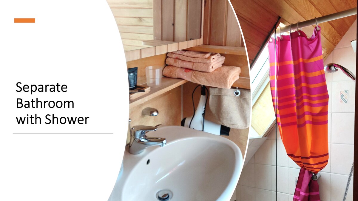 带淋浴间和小厨房的舒适木质房