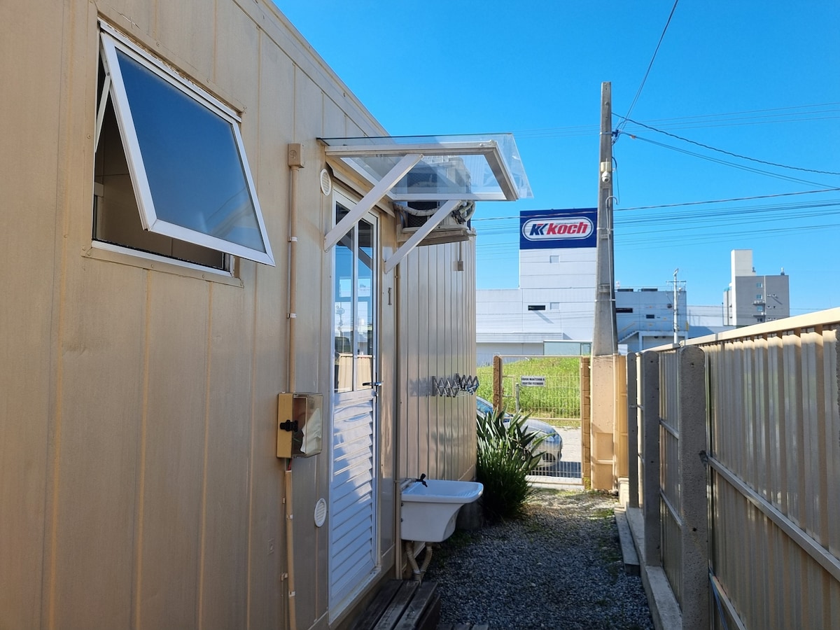 Espaço Container Itapema - Loft I (Ar/Wi-Fi/TV)