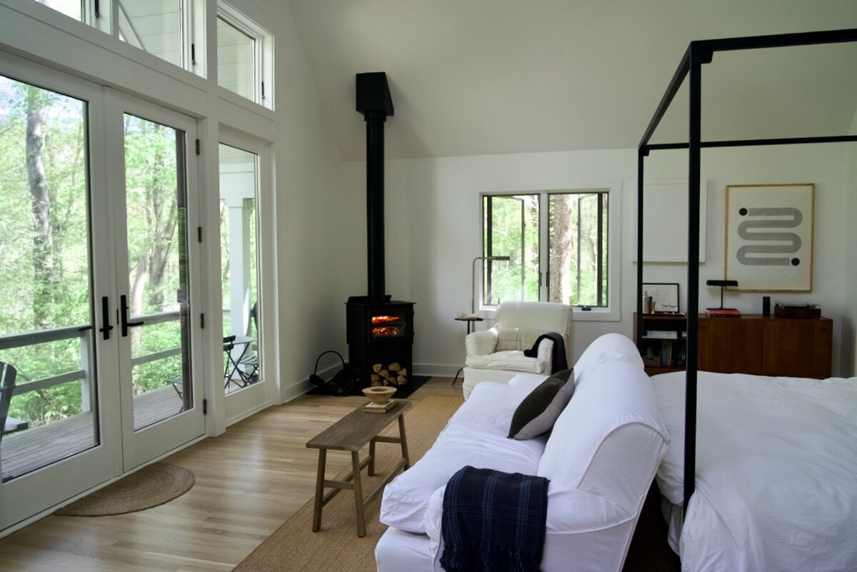 New! The Perch, a luxe cottage in the woods