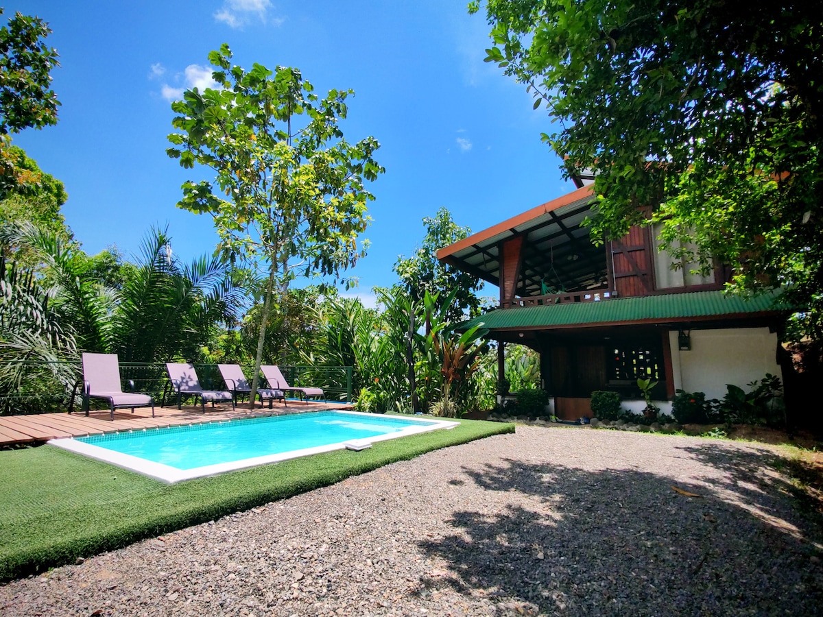 Casa Vista Montaña con Piscina Privada.