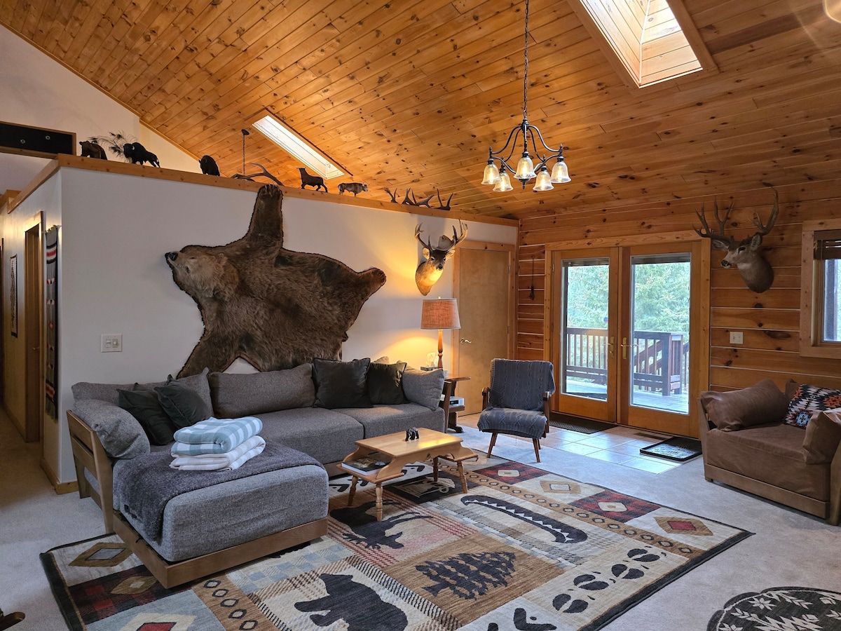 Black Hills Secluded Retreat
