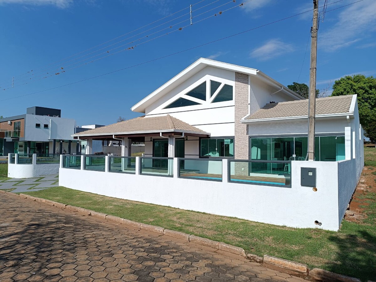 Casa com Piscina - Ilha Bela - Carlópolis - PR - 1