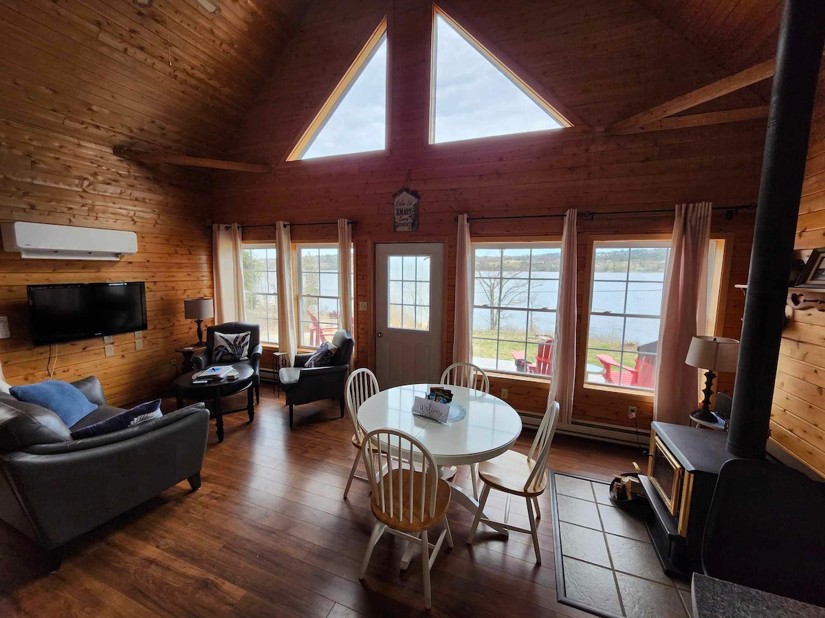 Kennebecasis River上的舒适海滨小屋