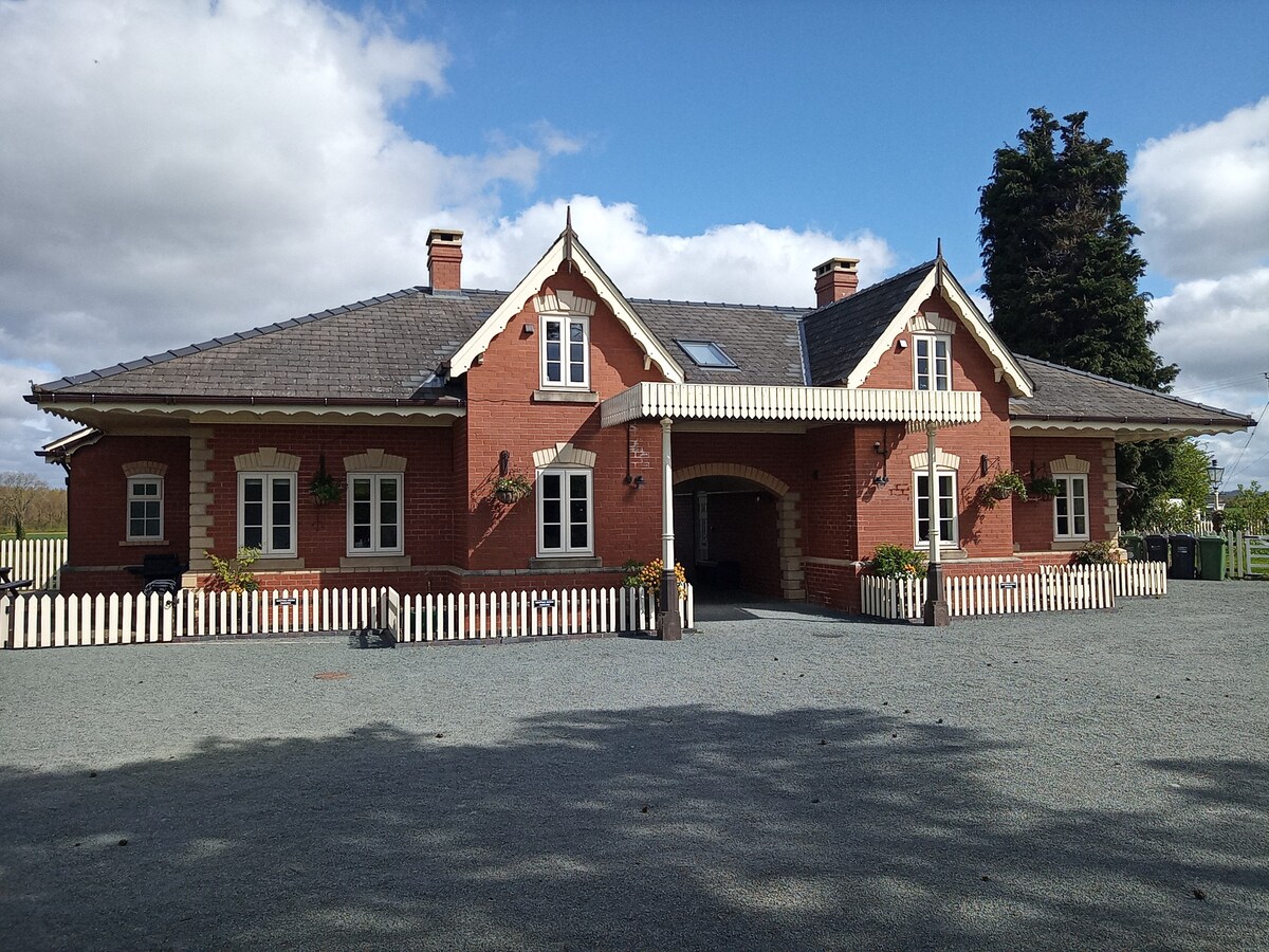 The Waiting Room, Stoke Edith Station, Hereford