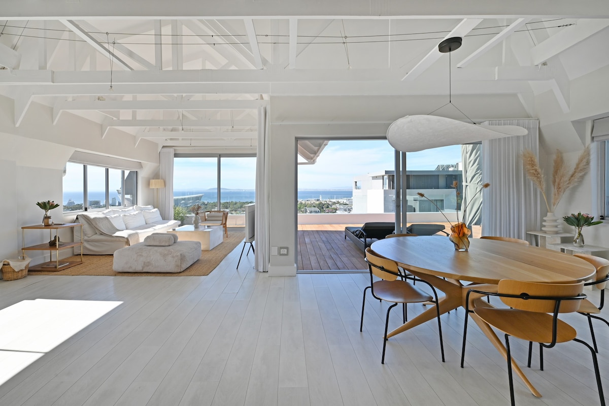 Luxury Penthouse w/ Stunning Views & Private Deck