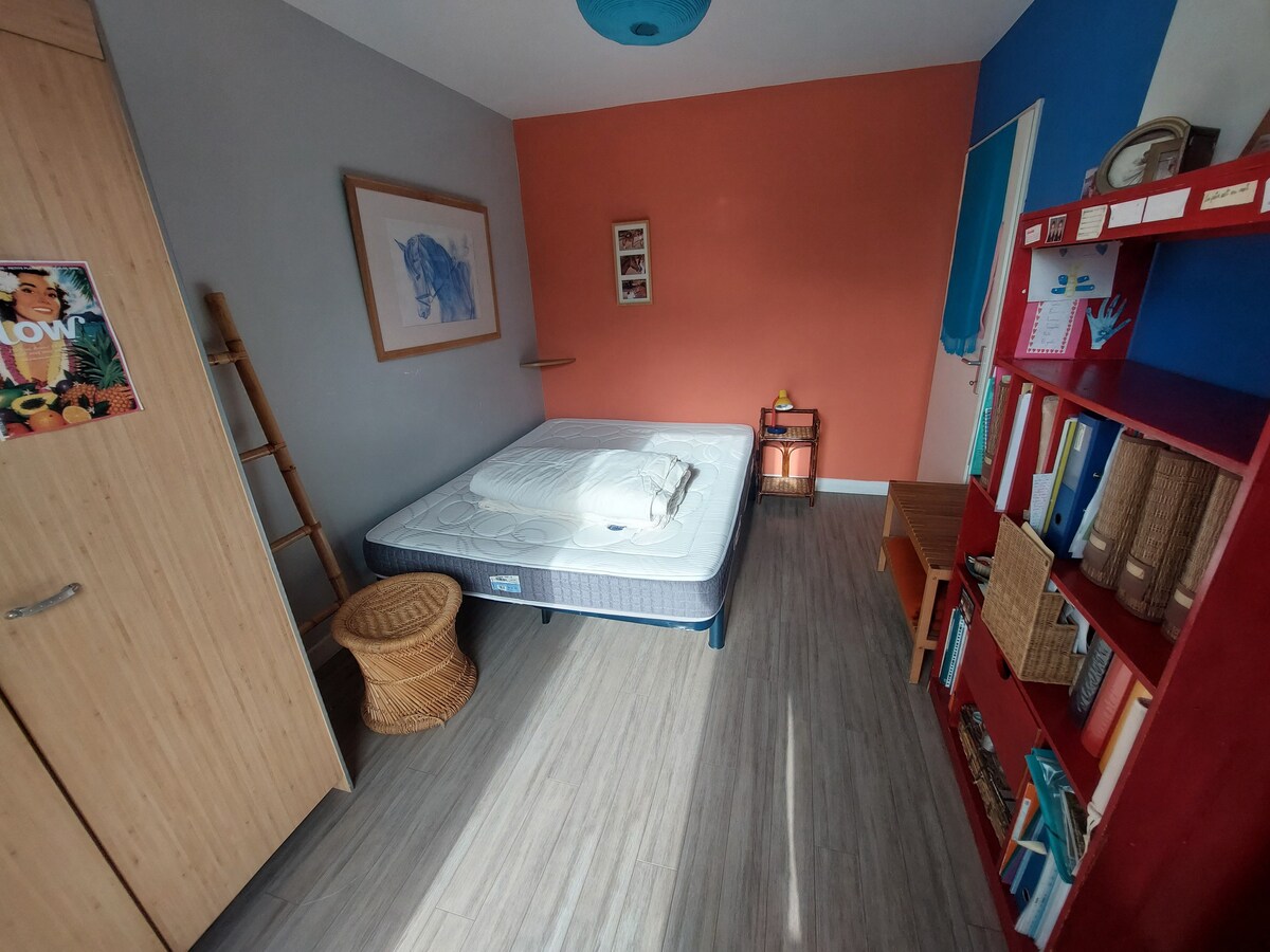 Bedroom in quiet and bright apartment