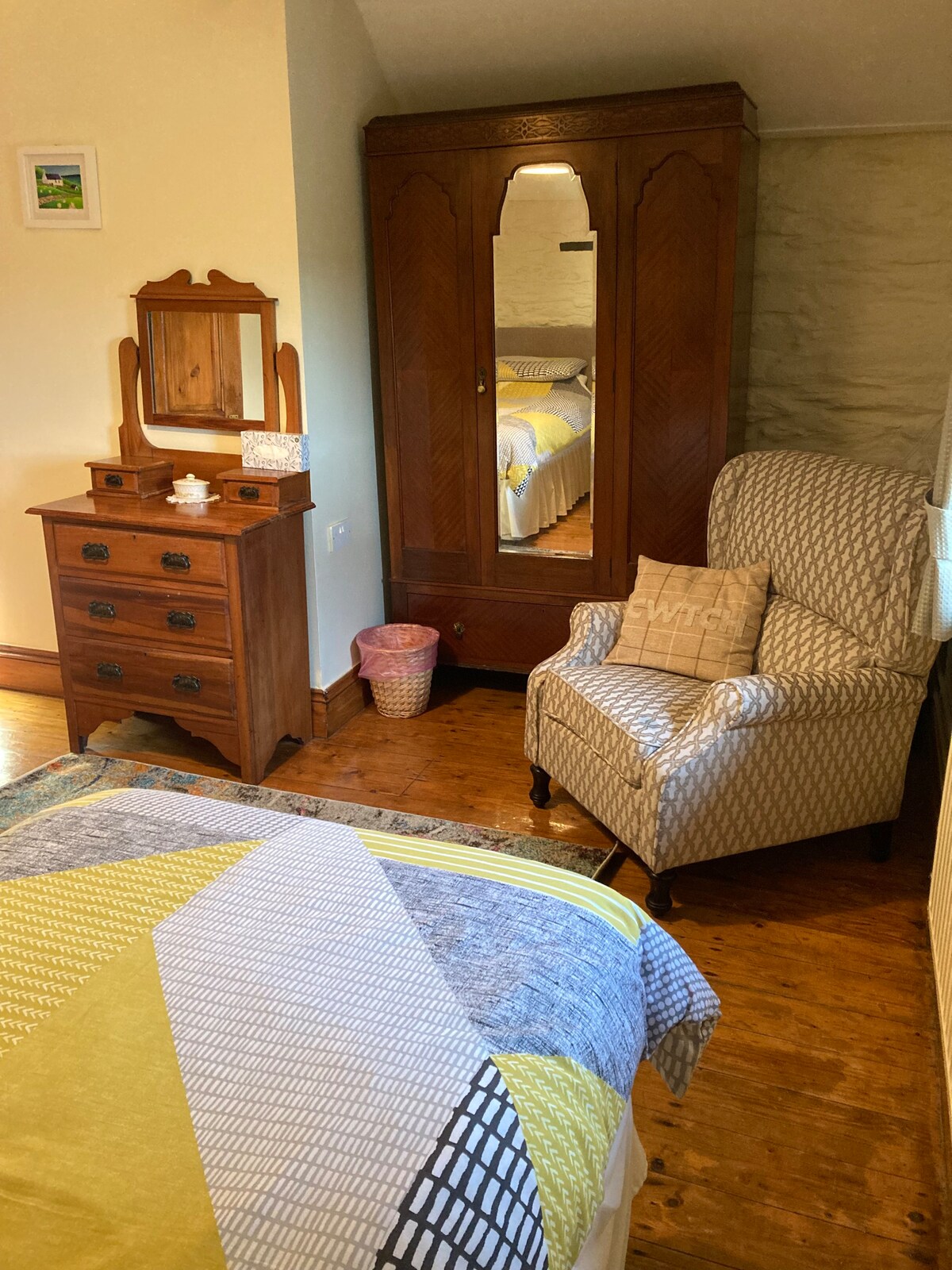 Beudy Mawr - comfy cottage on quiet family farm