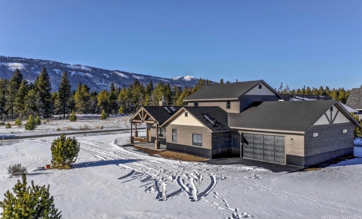 Cascade Pines Lake House - Hot Tub - Mountain View