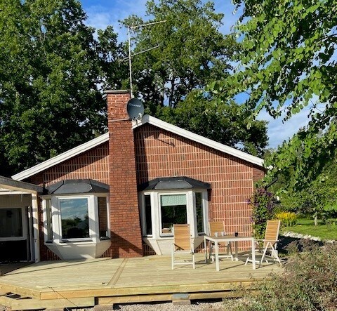 House at lake Vättern