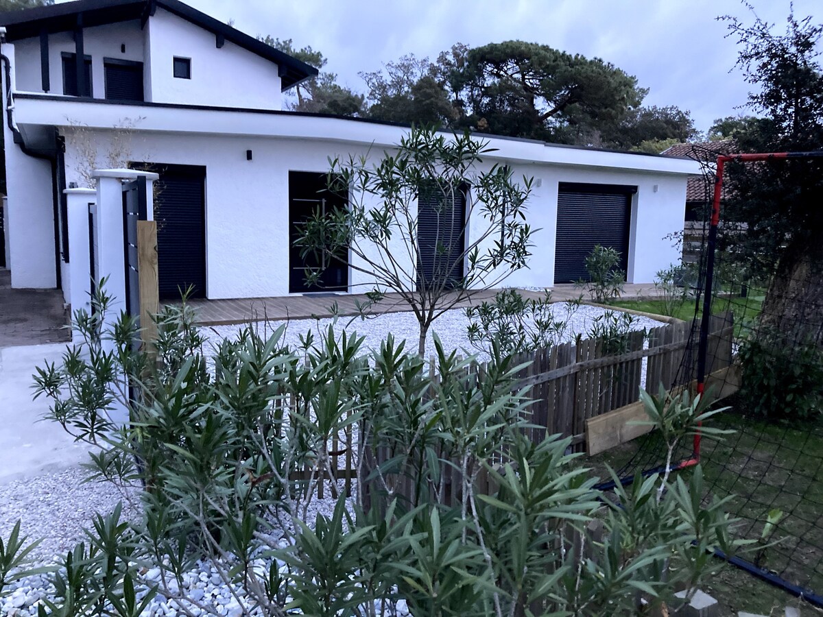 Maison bord de mer à 400m de l'océan  7 personnes