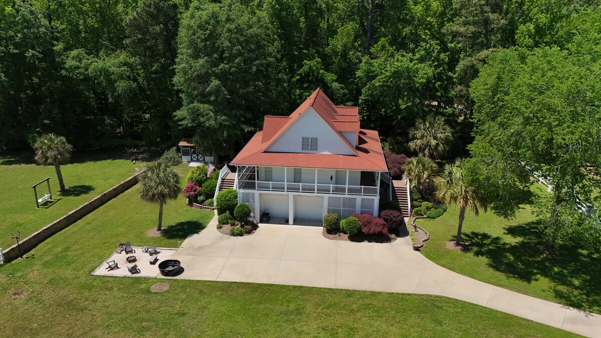 Waterfront on Lake Wateree / Simply Perfect