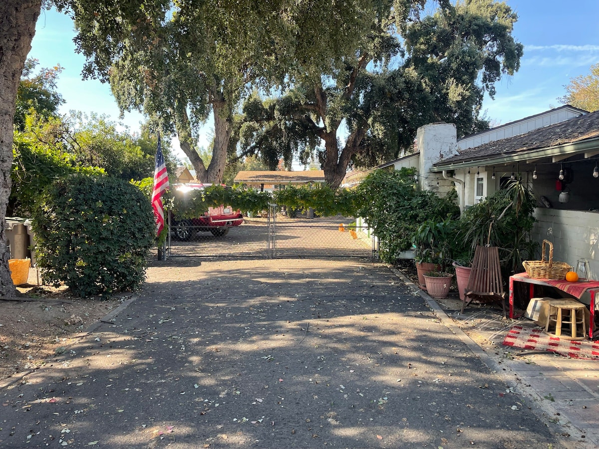 Fig Garden Adobe Guesthouse