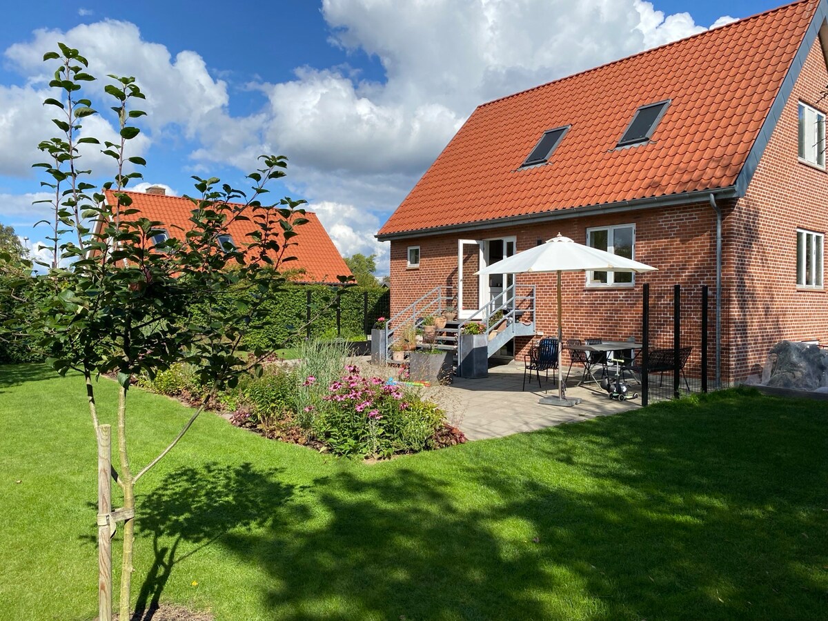 Hyggelig murermestervilla nær strand og Aarhus C