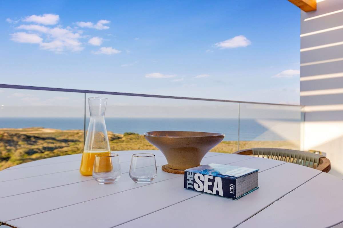 New! Stunning luxury coastal villa w. Ocean views