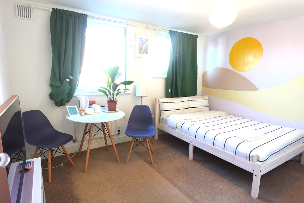 Friendly & Clean budget stay at Exeter City Centre