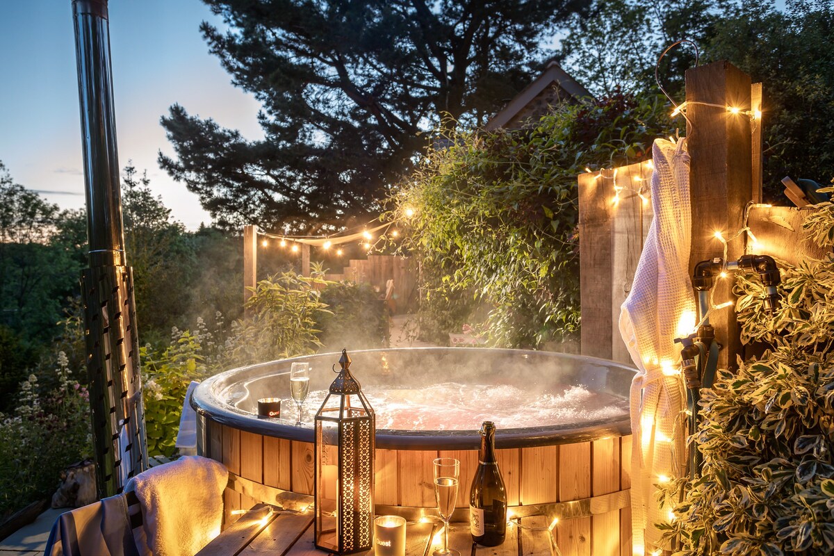 Secluded cottage with hot tub Malvern Hills