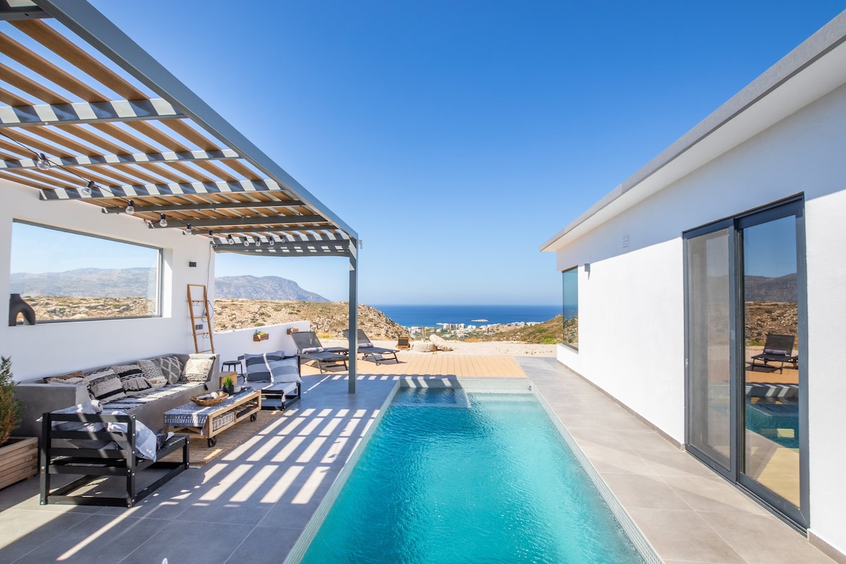 Pleiades - 2 bedroom villa with pool above the sea