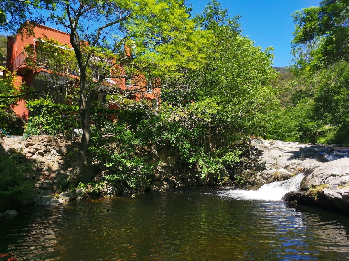 Beautiful River-front Villa with Natural Pool