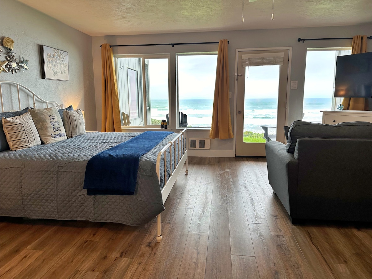 1st floor Oceanfront with hot-tub & king bed