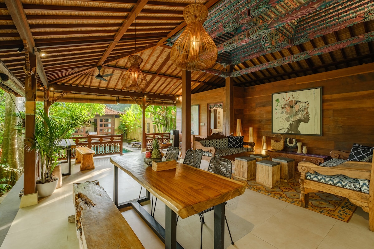 Villa Dharuna, Luxury 3BR, Valley on Ubud Center