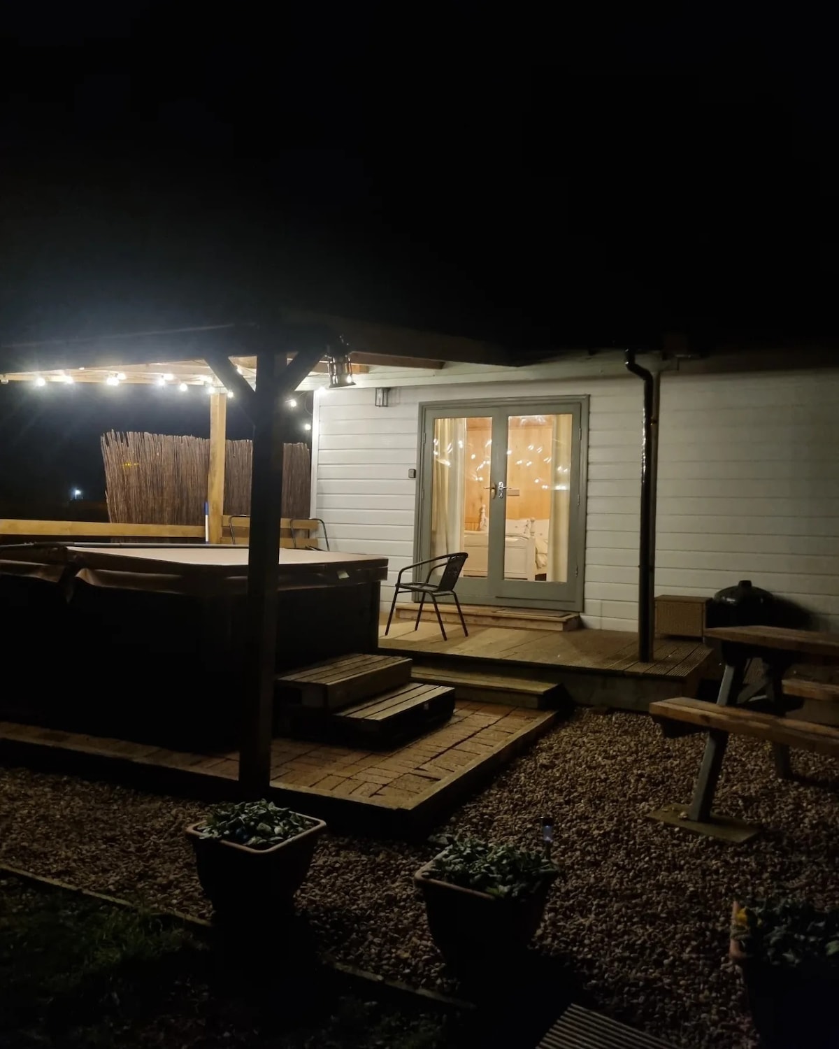 木制微型住宅|配备热水浴池的豪华露营小屋3